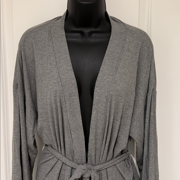 Skims Soft Lounge Robe - Picture 6 of 9